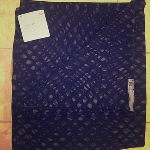 Lululemon vinyasa scarf in fleece NWT